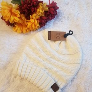 C.C Womens Ivory Beanie. NWT
